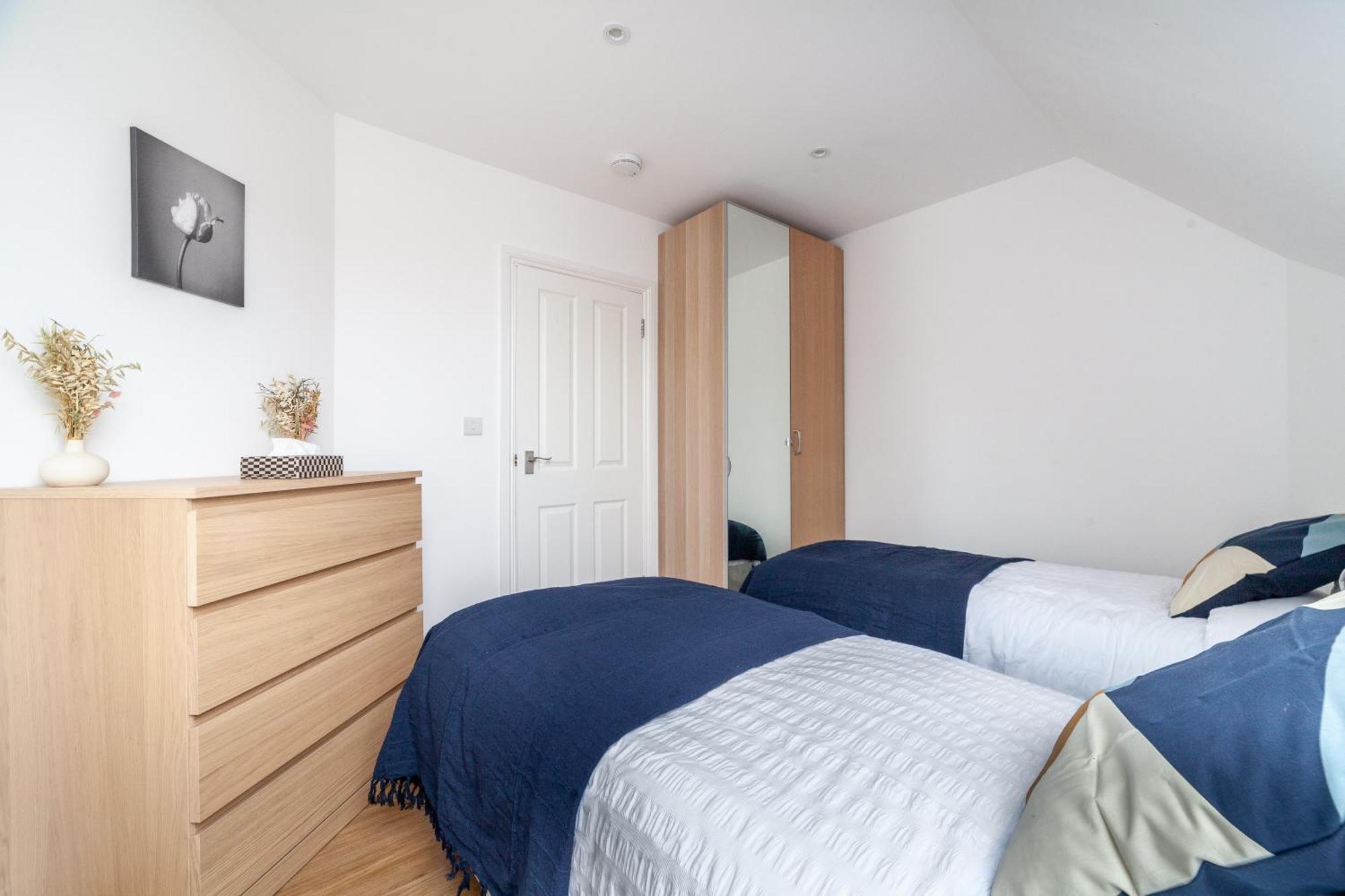 Great 1 Bedroom In Hounslow With Free Parking Abbey Wood Екстер'єр фото