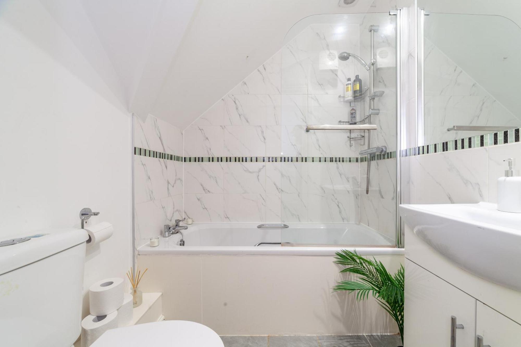 Great 1 Bedroom In Hounslow With Free Parking Abbey Wood Екстер'єр фото